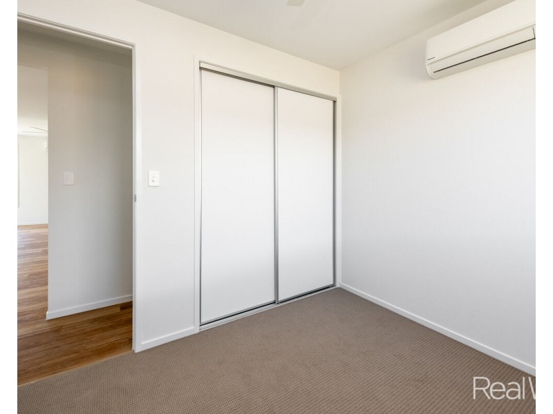 15 Wren Place, Branyan QLD 4670
