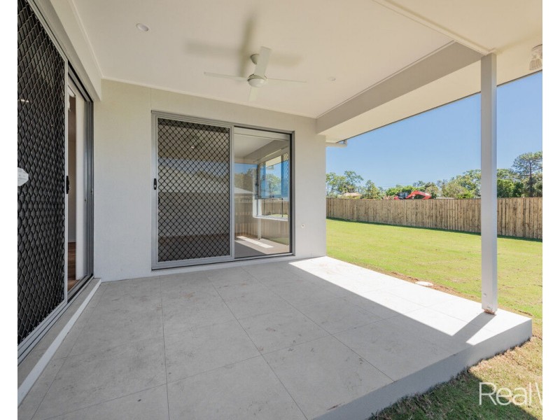 15 Wren Place, Branyan QLD 4670