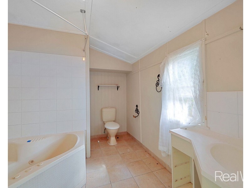 23 Coomber Street, Svensson Heights QLD 4670