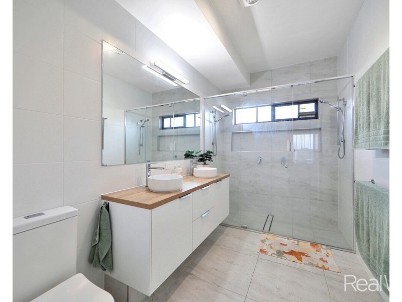 2 St Clair Street, Ashfield QLD 4670