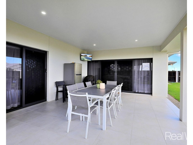 2 St Clair Street, Ashfield QLD 4670