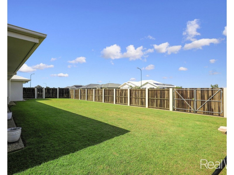 2 St Clair Street, Ashfield QLD 4670