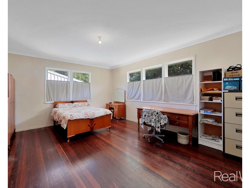 194 Woods East Road, Alloway QLD 4670