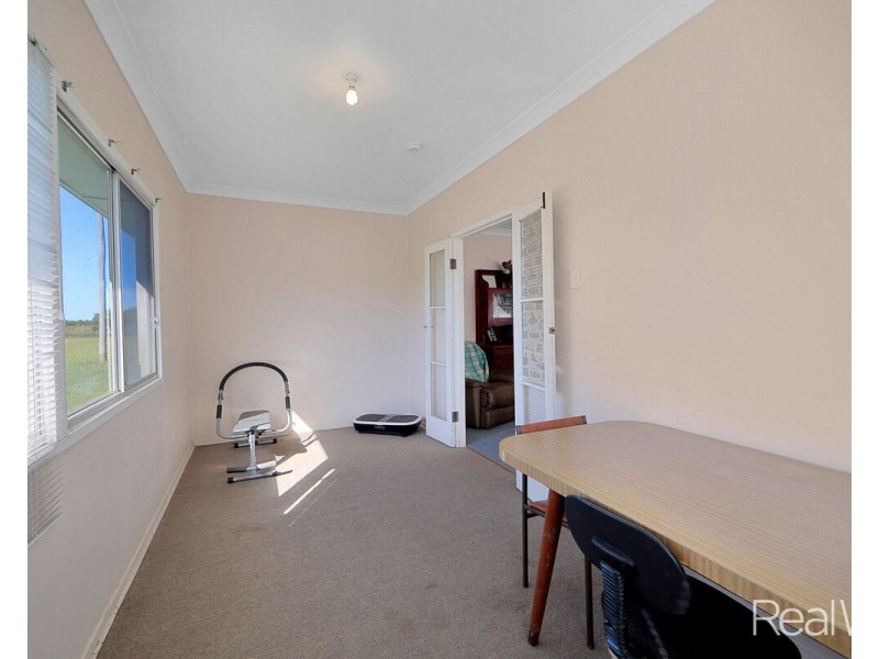 194 Woods East Road, Alloway QLD 4670