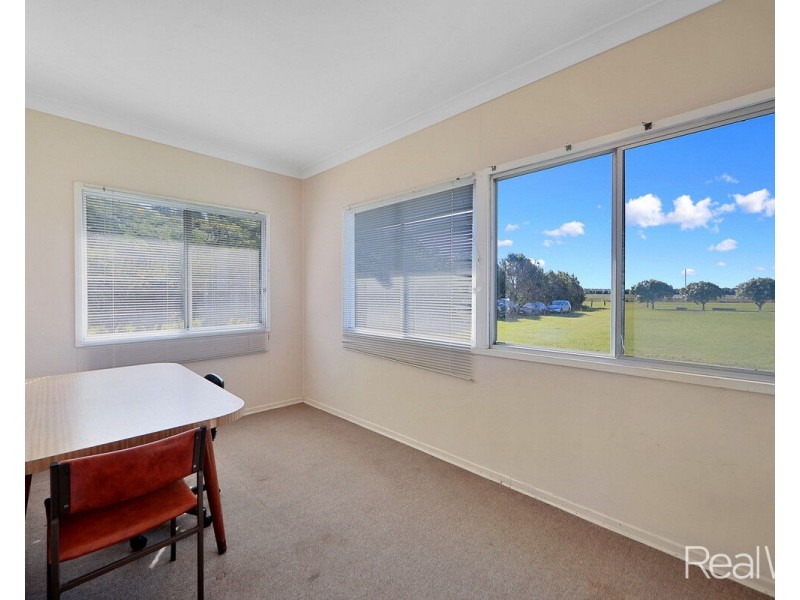 194 Woods East Road, Alloway QLD 4670