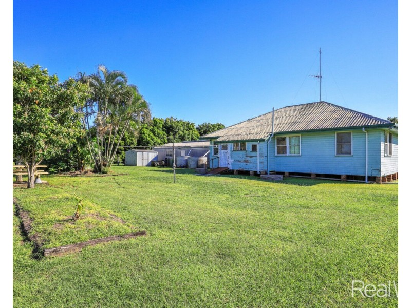 194 Woods East Road, Alloway QLD 4670