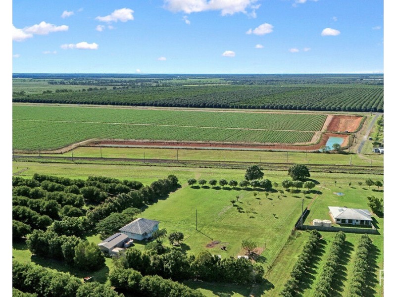 194 Woods East Road, Alloway QLD 4670