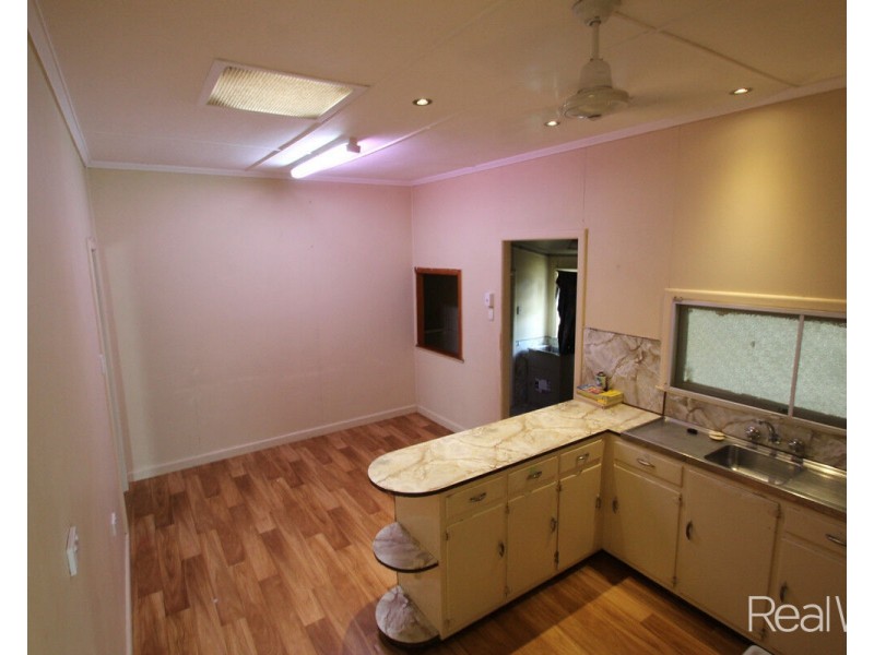 6 Auer Street, Kepnock QLD 4670