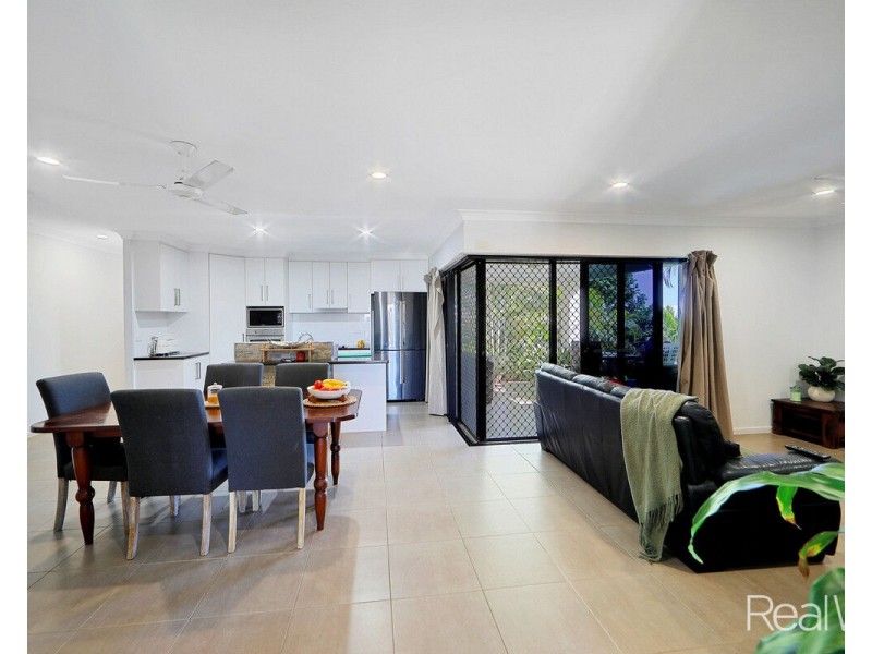 2 Mountney Street, Avoca QLD 4670