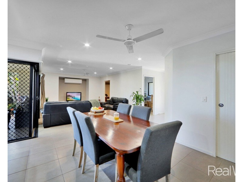 2 Mountney Street, Avoca QLD 4670