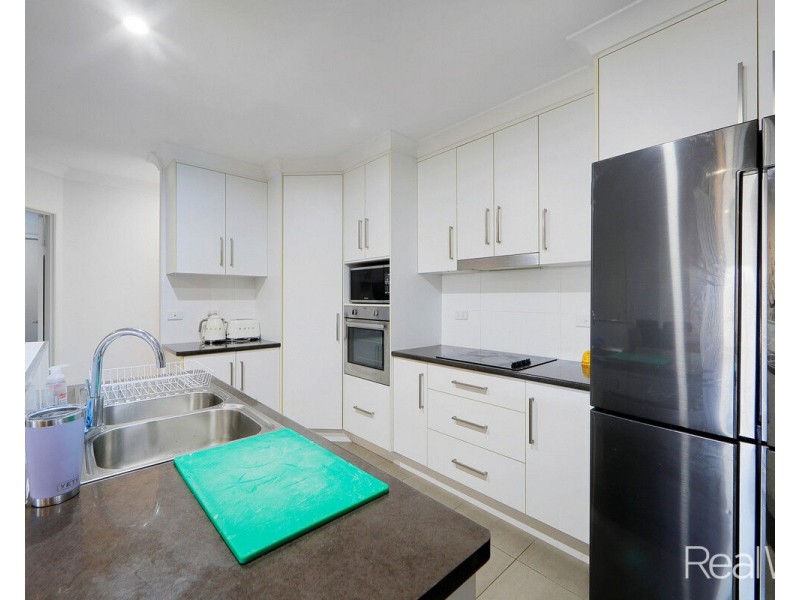 2 Mountney Street, Avoca QLD 4670