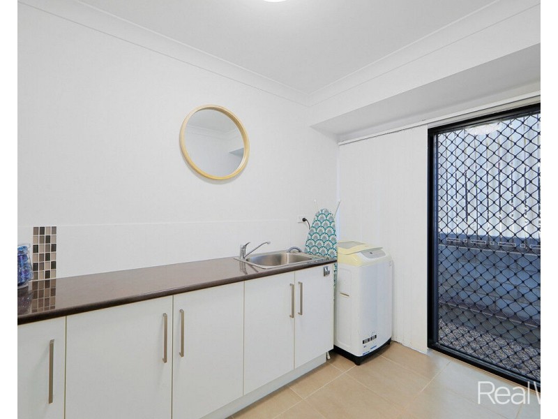 2 Mountney Street, Avoca QLD 4670