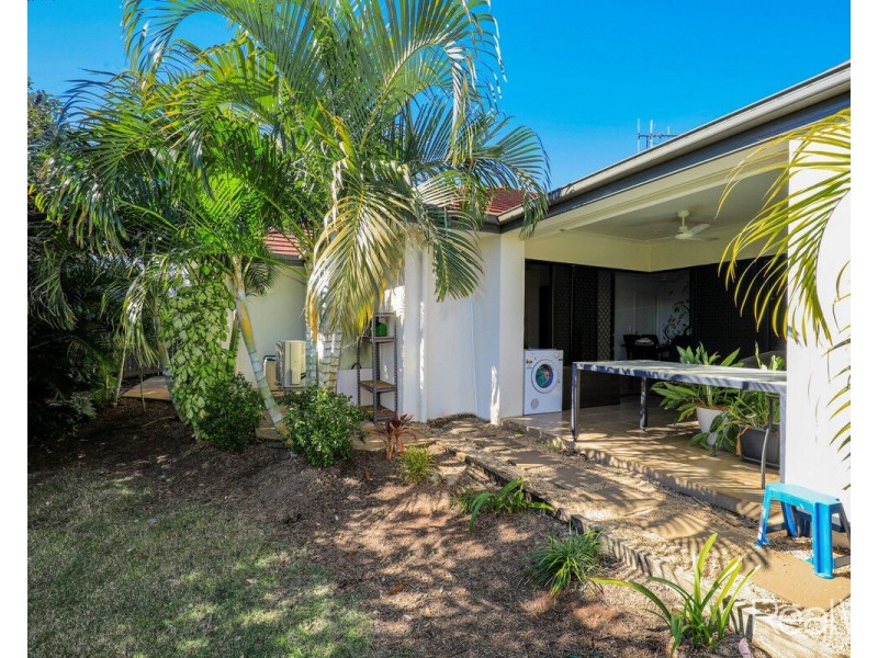 2 Mountney Street, Avoca QLD 4670