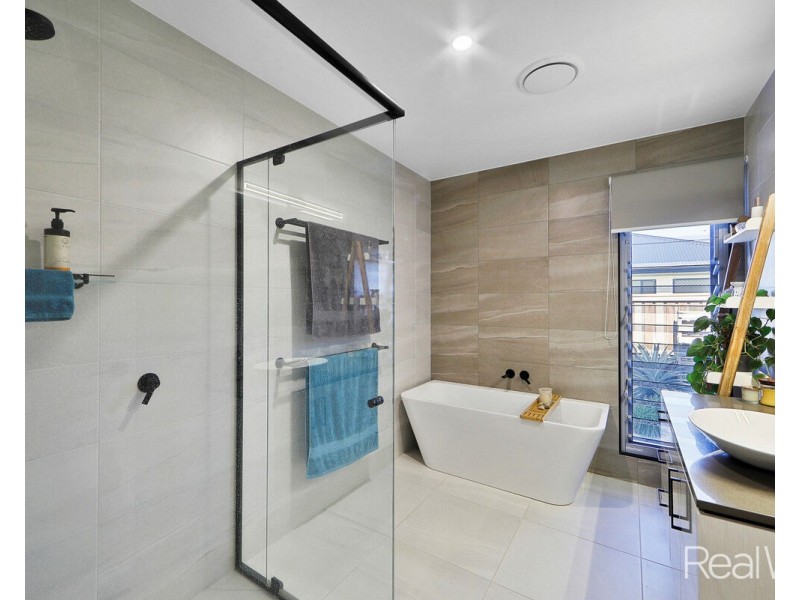 12 Hayman Place, Innes Park QLD 4670