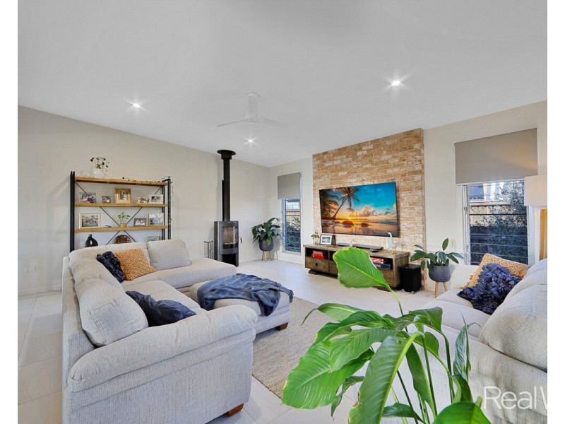 12 Hayman Place, Innes Park QLD 4670