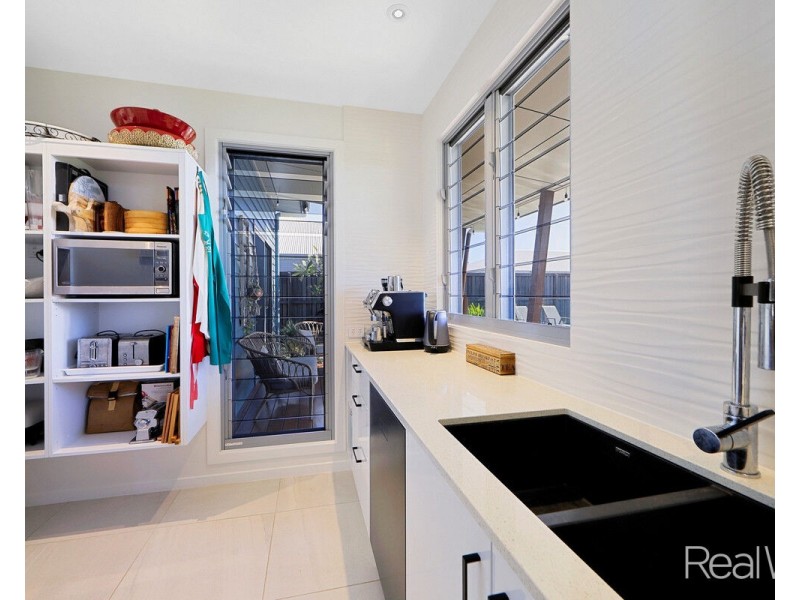 12 Hayman Place, Innes Park QLD 4670