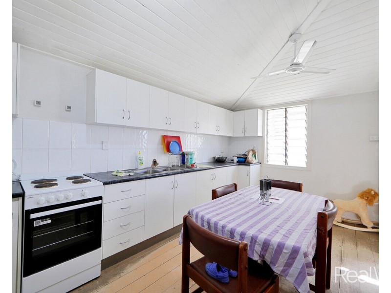 14 Scotland Street, Bundaberg East QLD 4670