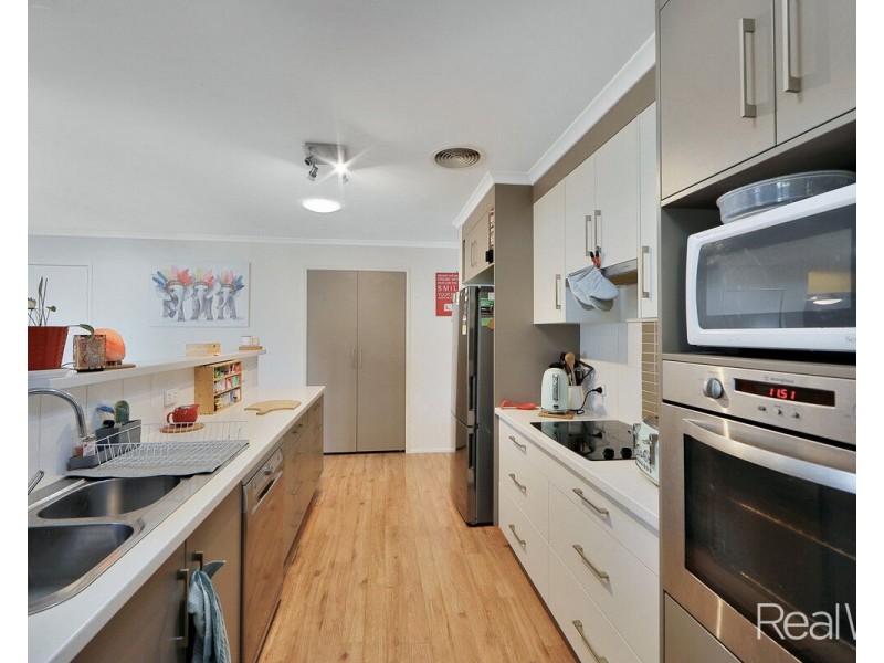33 Totten Street, Kepnock QLD 4670