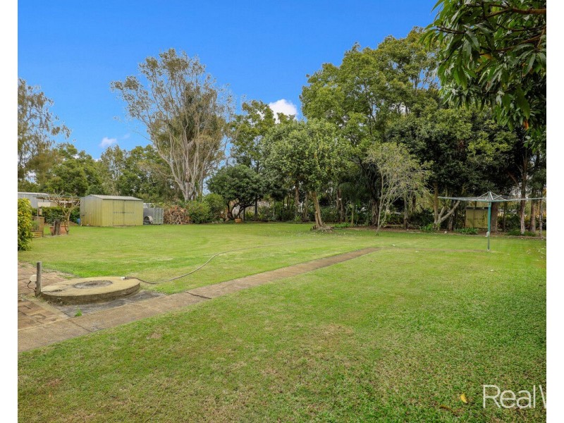 24 Gunsynd Grove, Branyan QLD 4670