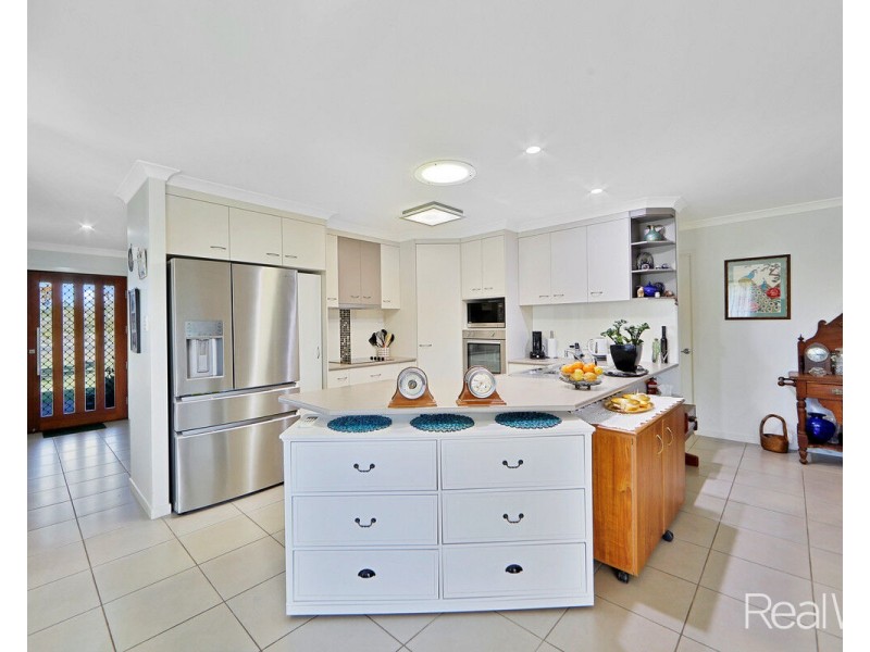 21 Palmerston Drive, Branyan QLD 4670
