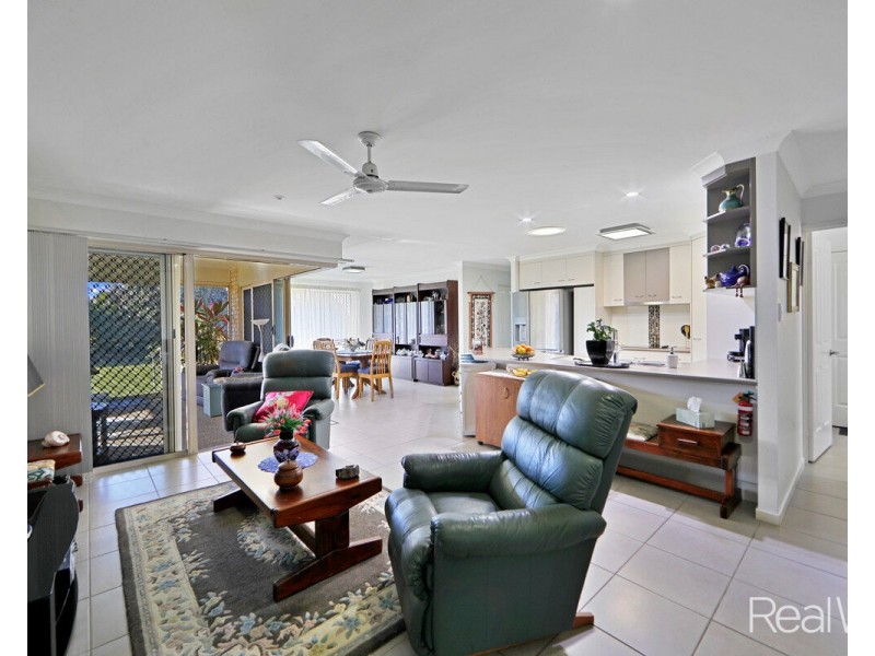 21 Palmerston Drive, Branyan QLD 4670