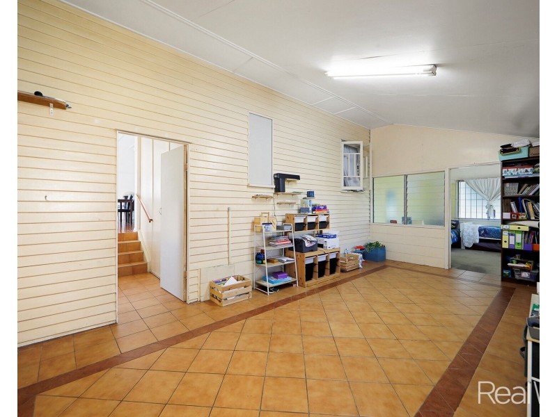2 Dix Street, Kepnock QLD 4670