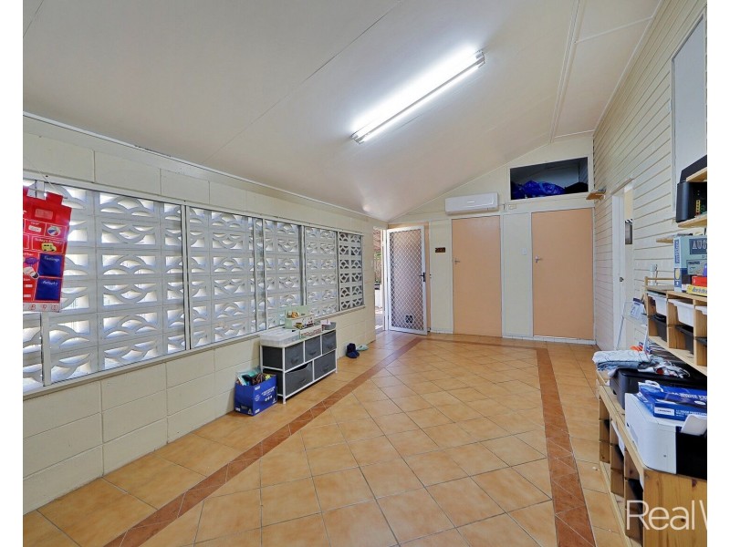 2 Dix Street, Kepnock QLD 4670