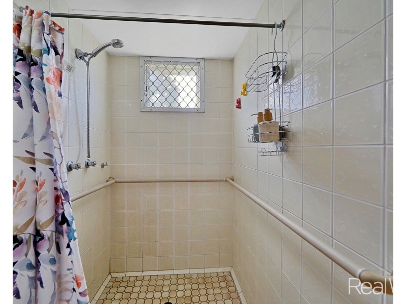 2 Dix Street, Kepnock QLD 4670