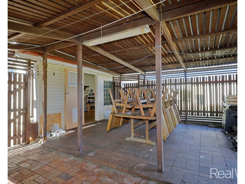 2 Dix Street, Kepnock QLD 4670