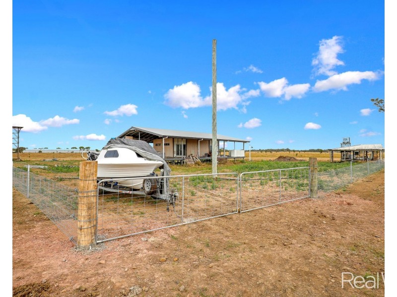946 Hummock Road, Calavos QLD 4670
