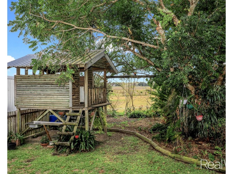 7 Mark Road, Branyan QLD 4670