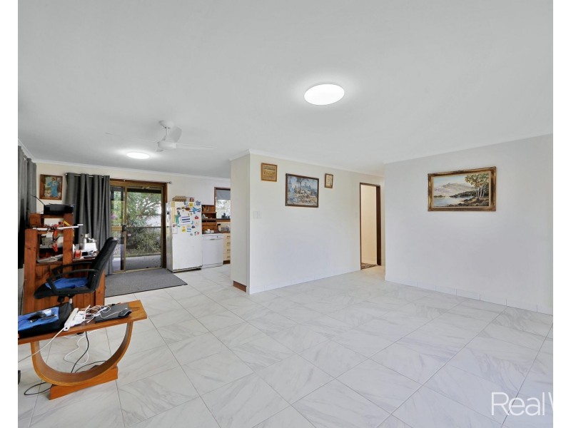 7 Mark Road, Branyan QLD 4670