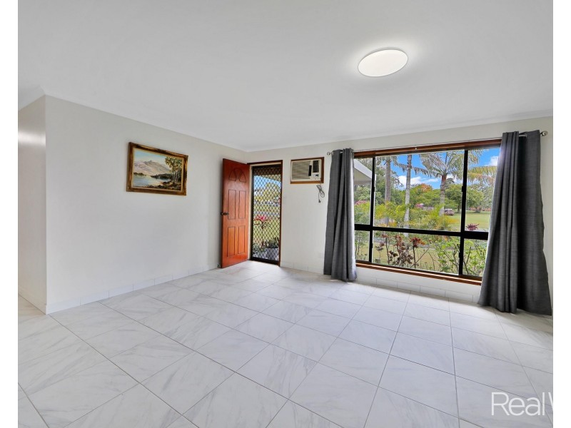 7 Mark Road, Branyan QLD 4670