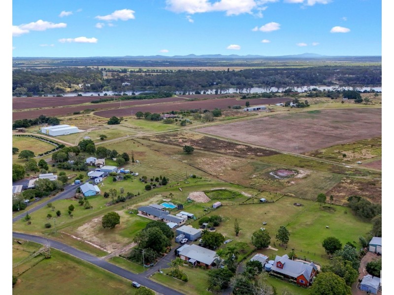 7 Mark Road, Branyan QLD 4670