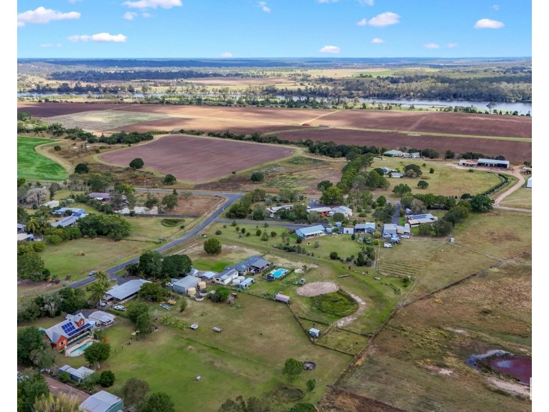 7 Mark Road, Branyan QLD 4670