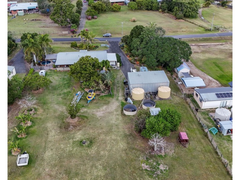 7 Mark Road, Branyan QLD 4670
