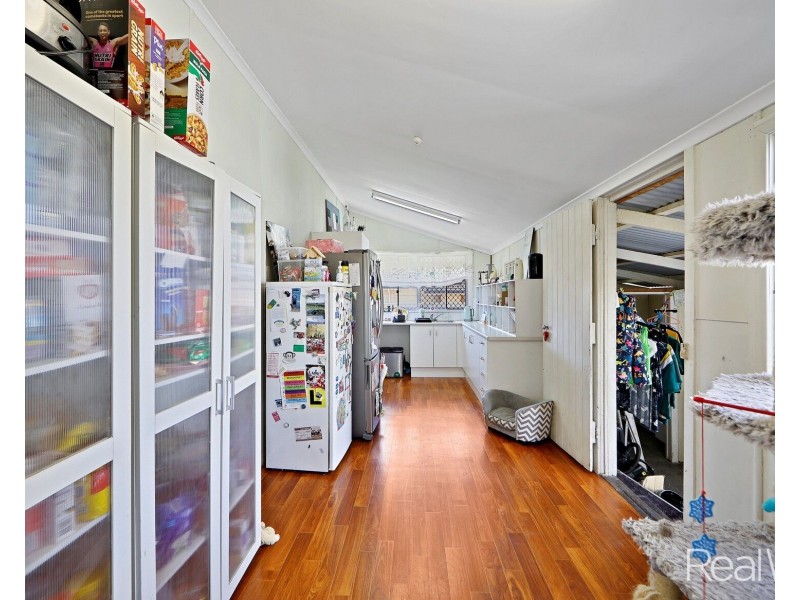 24 Dunn Road, Avenell Heights QLD 4670