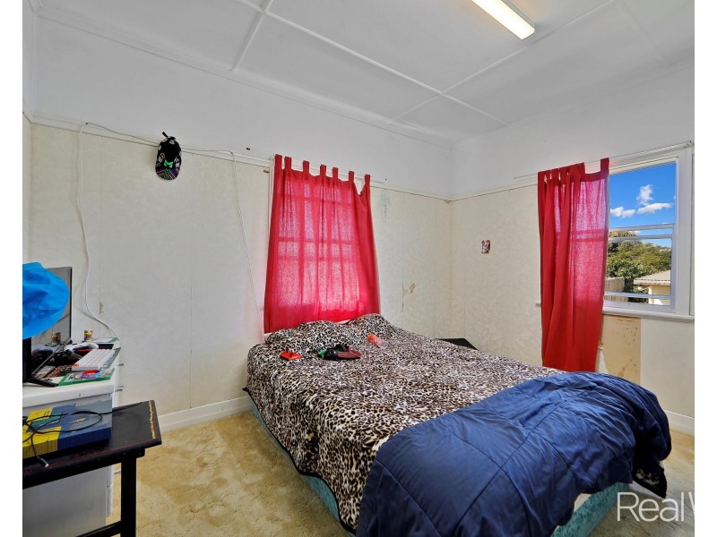 12 Steffensen Street, Svensson Heights QLD 4670