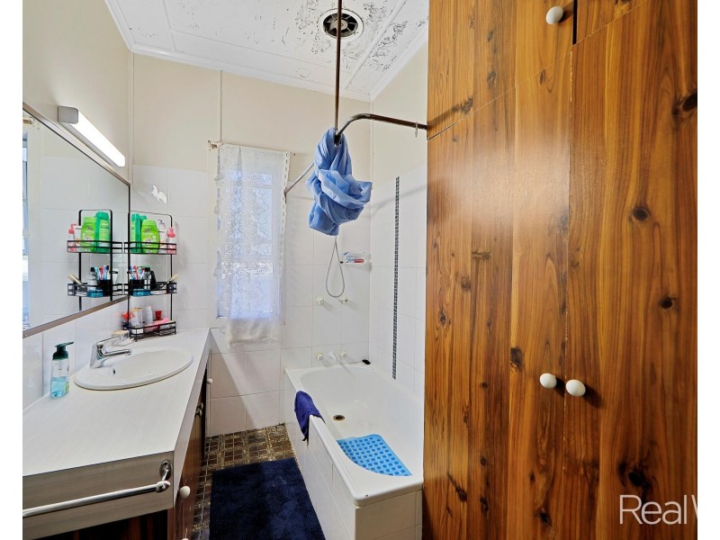 12 Steffensen Street, Svensson Heights QLD 4670