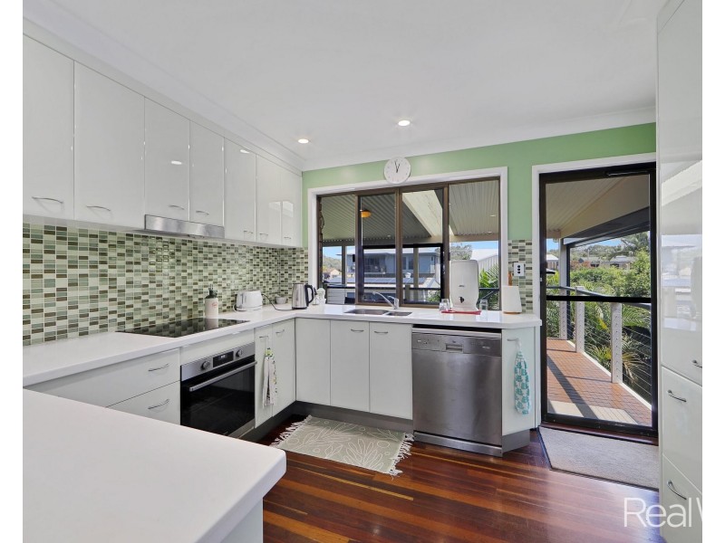 18 Esplanade, Woodgate QLD 4660