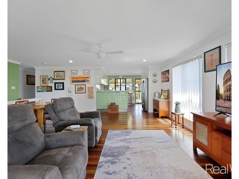 18 Esplanade, Woodgate QLD 4660