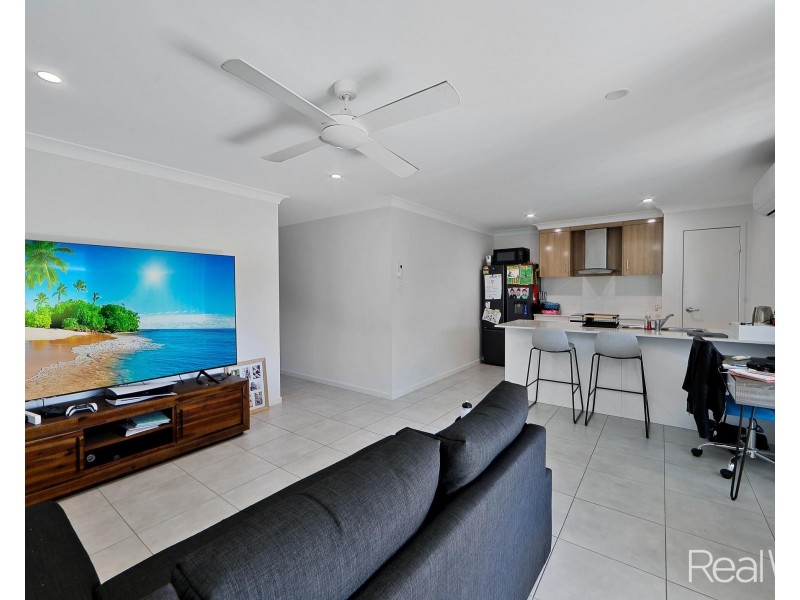 25 Sharp Crescent, Branyan QLD 4670