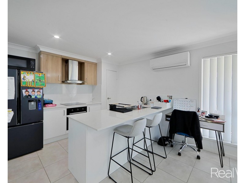 25 Sharp Crescent, Branyan QLD 4670