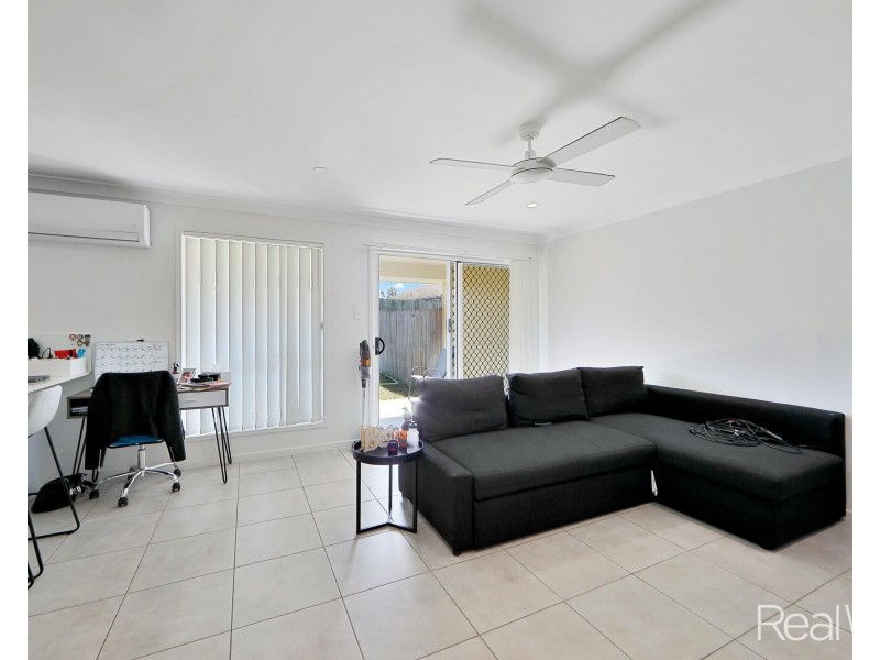 25 Sharp Crescent, Branyan QLD 4670