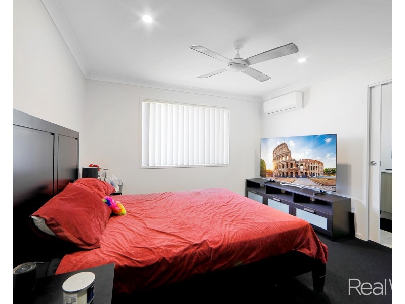 25 Sharp Crescent, Branyan QLD 4670