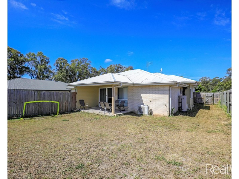 25 Sharp Crescent, Branyan QLD 4670