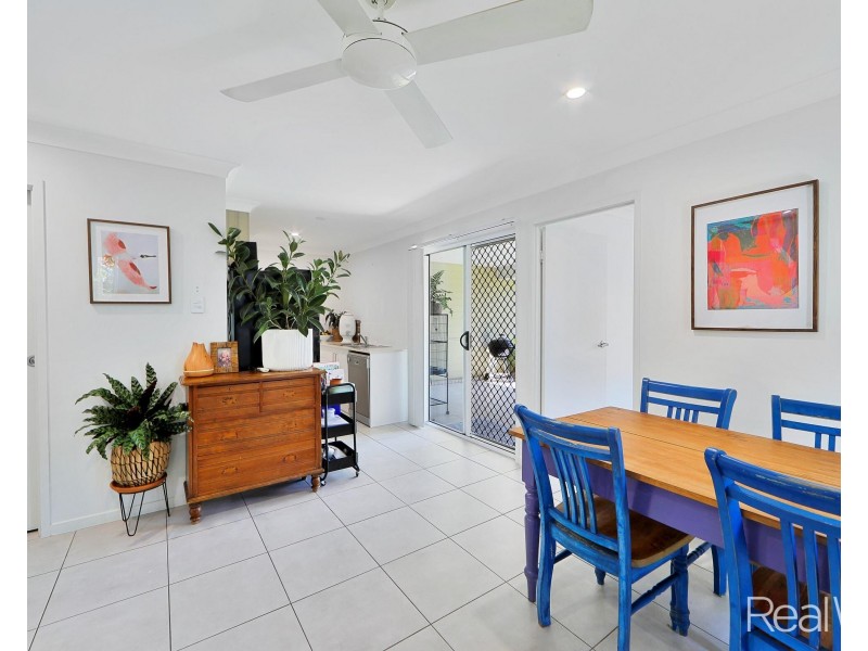 25 Sharp Crescent, Branyan QLD 4670
