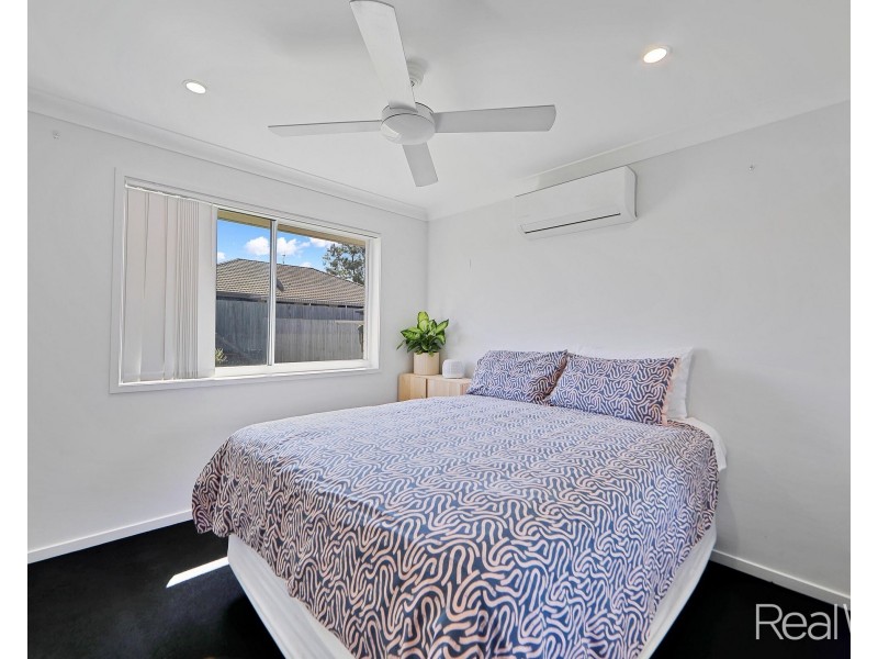 25 Sharp Crescent, Branyan QLD 4670