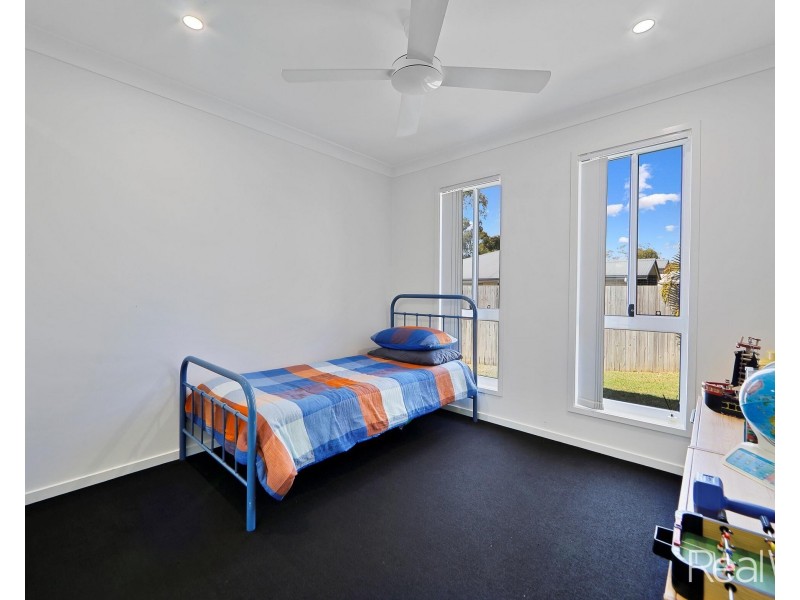 25 Sharp Crescent, Branyan QLD 4670