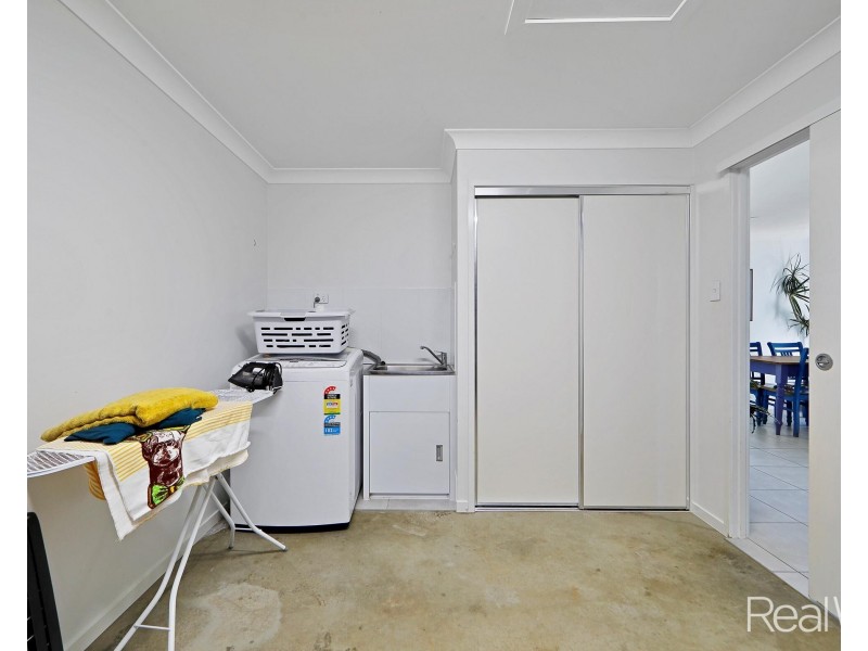 25 Sharp Crescent, Branyan QLD 4670
